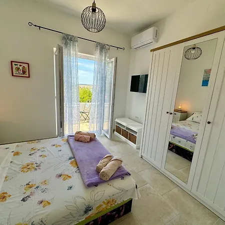 Apatmani Jugo I Bura Apartamento