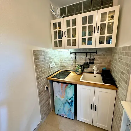 Apatmani Jugo I Bura יאדראנובו