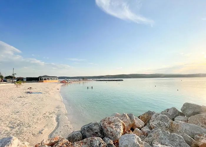 Apatmani Jugo I Bura דירה