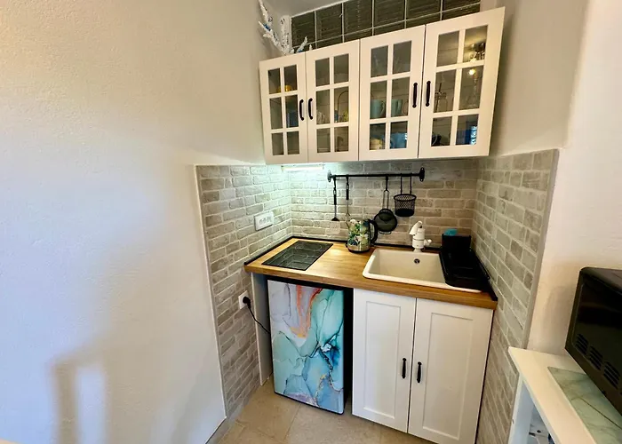 Apatmani Jugo I Bura יאדראנובו